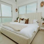 Beachfront 2Br Luxury Living Walk Everywhere