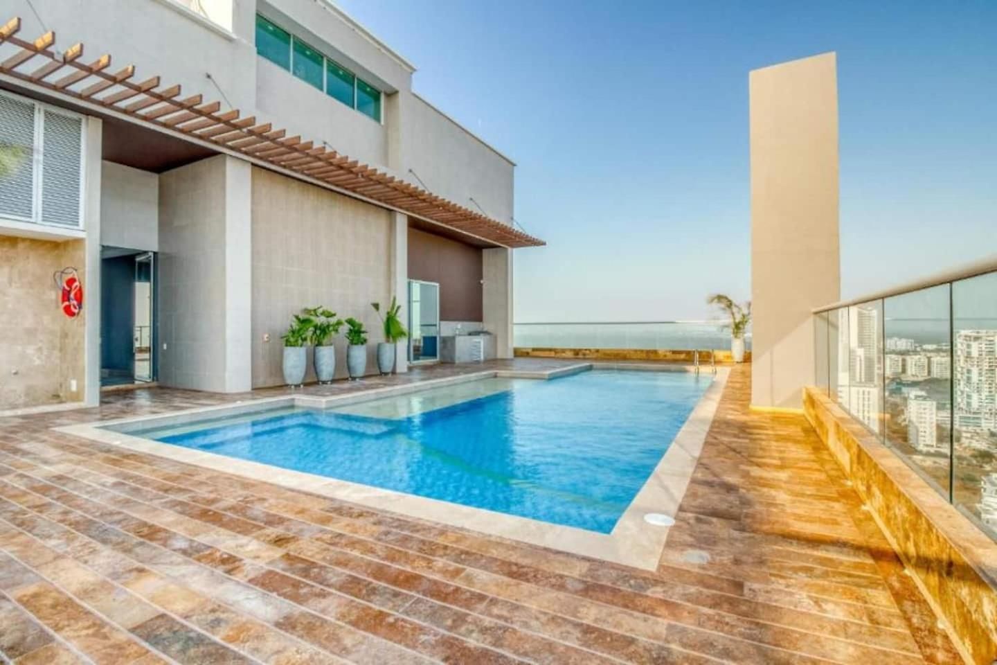 Beachfront 2br Luxury Living Walk Everywhere Сasa de vacaciones Cartagena