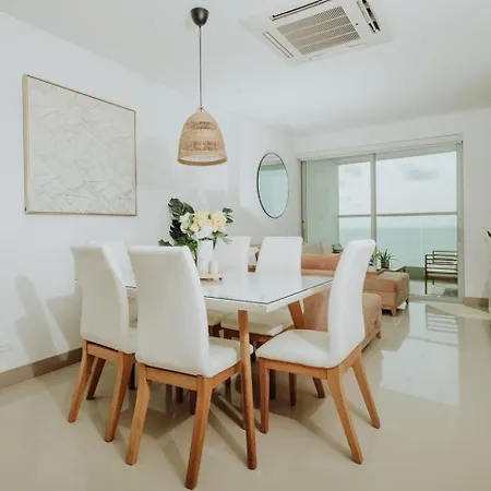 Сasa de vacaciones Beachfront 2br Luxury Living Walk Everywhere