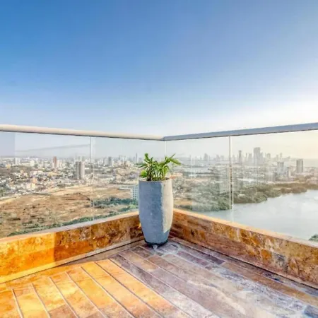 Beachfront 2br Luxury Living Walk Everywhere Сasa de vacaciones