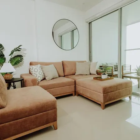 Сasa de vacaciones Beachfront 2br Luxury Living Walk Everywhere *