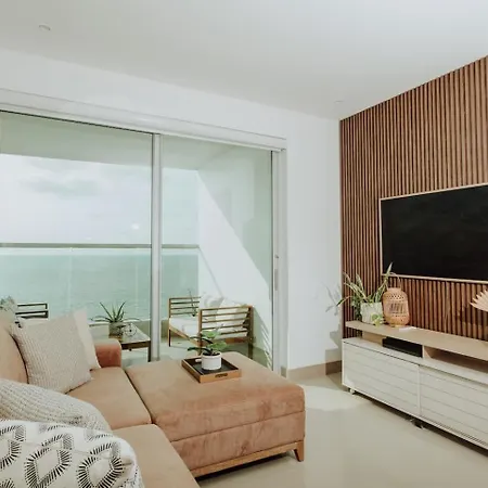 Beachfront 2br Luxury Living Walk Everywhere Сasa de vacaciones Cartagena