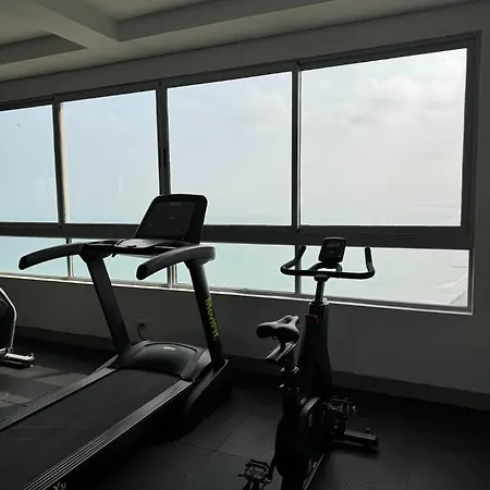 Beachfront 2br Luxury Living Walk Everywhere Сasa de vacaciones Cartagena